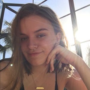 Meet your Posher, Becca